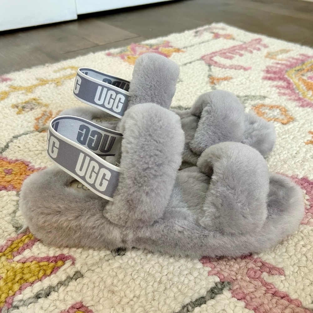 NWOT UGG Oh Yeah Amethyst Sherpa Slides